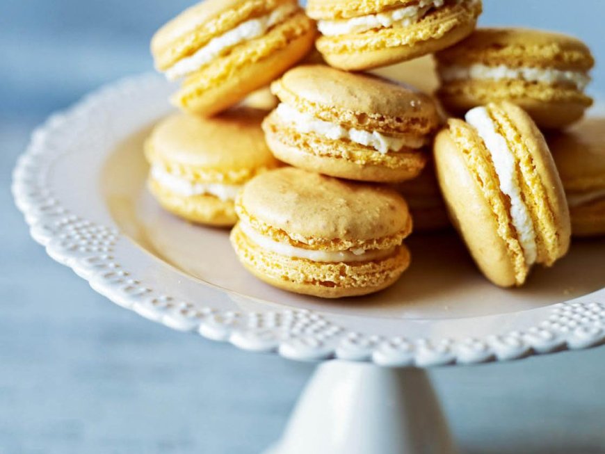 Macaron Pineapple Coconut