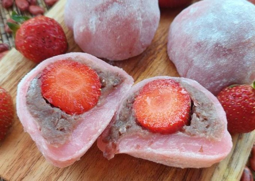 Mochi kacang merah stroberi kacang putih