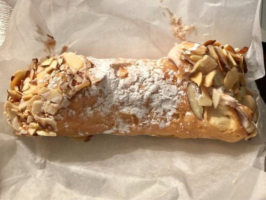 Cannoli Almond Amaretto