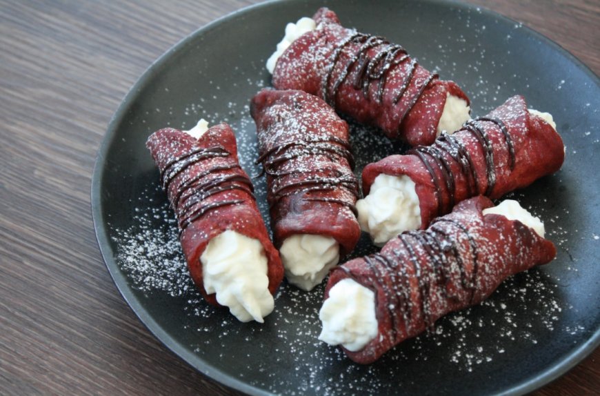 Cannoli Red Velvet