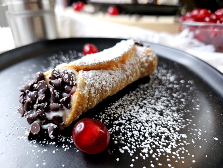 Cannoli Dark Chocolate Raspberry