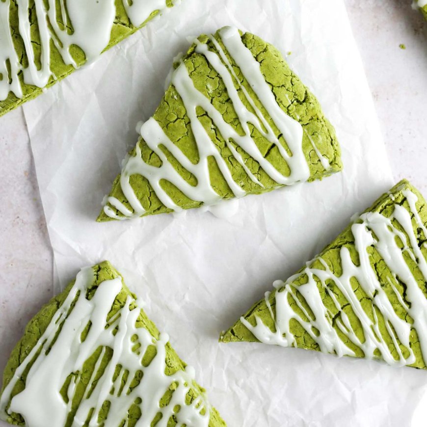 Scones Matcha dan Putih Telur