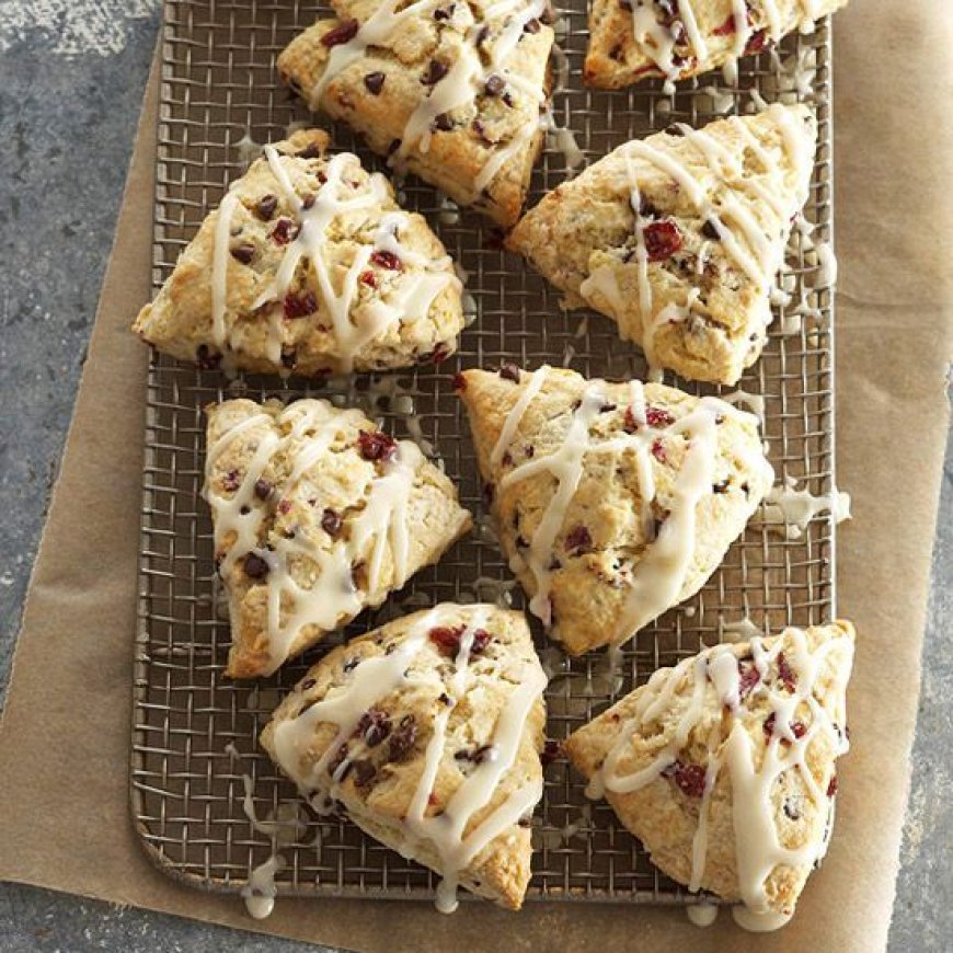 Scones Cranberry dan Putih Cokelat