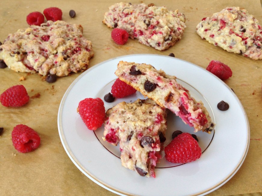 Scones Raspberry dan Dark Chocolate