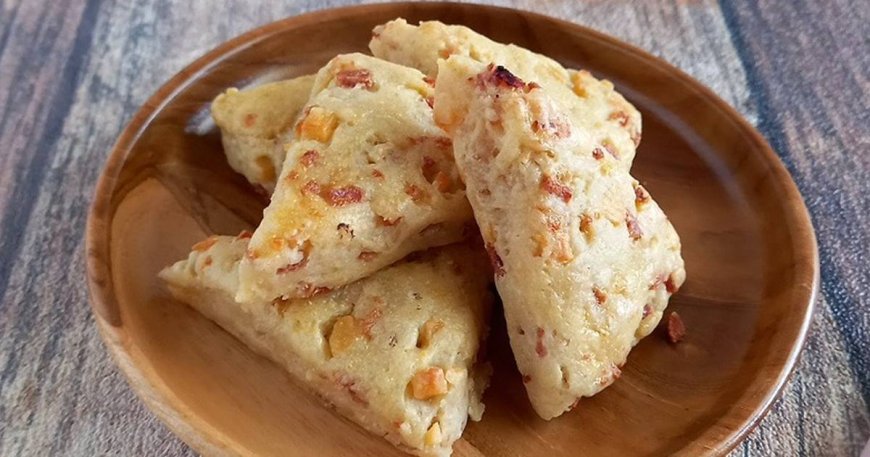 Scones Keju Cheddar dan Bacon