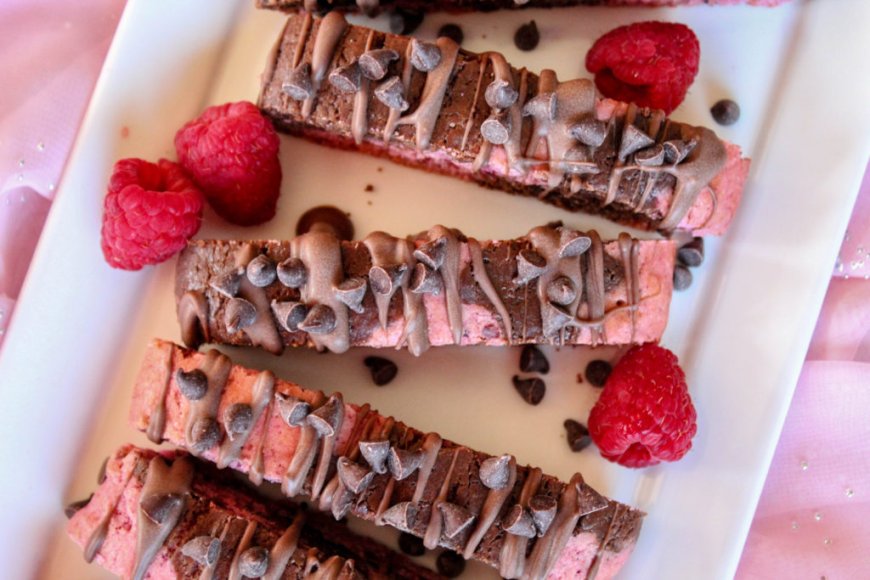 Biscotti cokelat dan raspberry