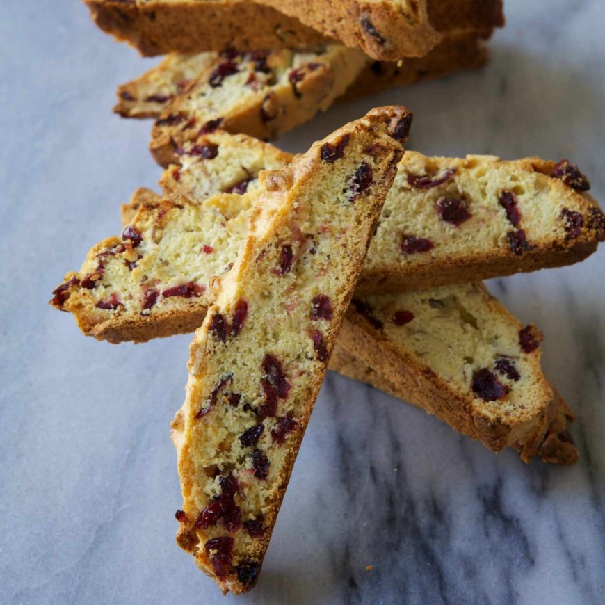 Biscotti almond dan cranberry