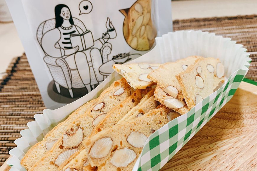 Biscotti almond dan ara