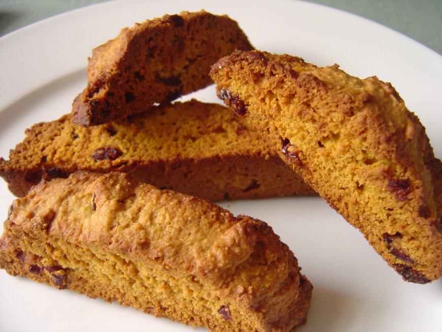 Biscotti almond dan pumpkin spice