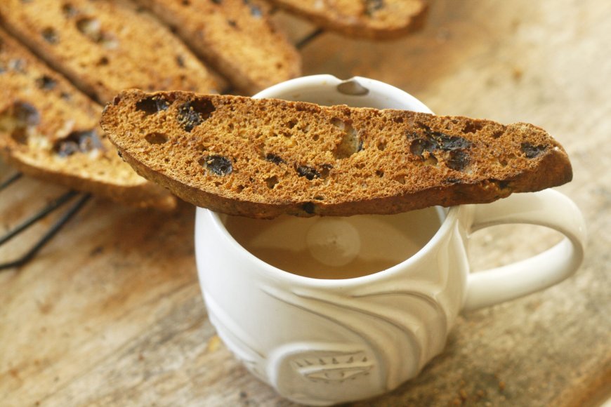Biscotti almond dan blueberry kering