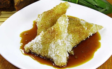 Kue Lupis Ketan Putih