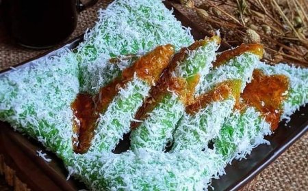 Kue Lupis Ketan Pandan
