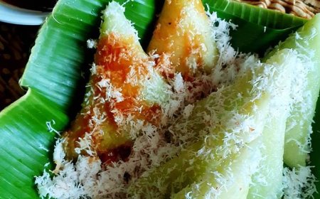 Kue Lupis Ketan Kelapa