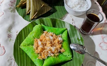 Kue Lupis Ketan Kacang Hijau