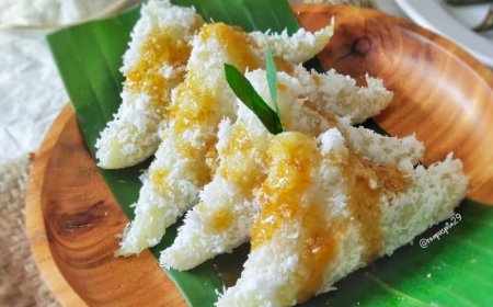 Kue Lupis Ketan Keju