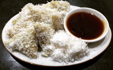 Kue Lupis Ketan Kismis