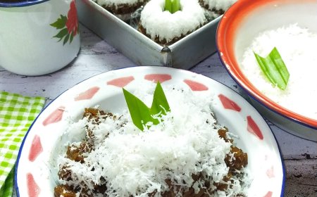 Kue Lupis Ketan Salak