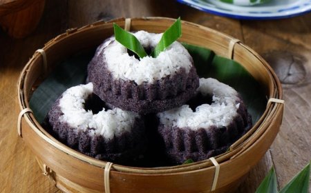 Kue Putu Beras Ketan