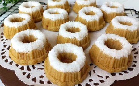 Kue Putu Gula Aren