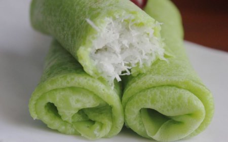 Kue Dadar Gulung Kelapa Muda