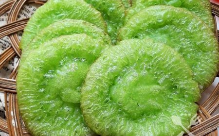 Kue cucur pandan
