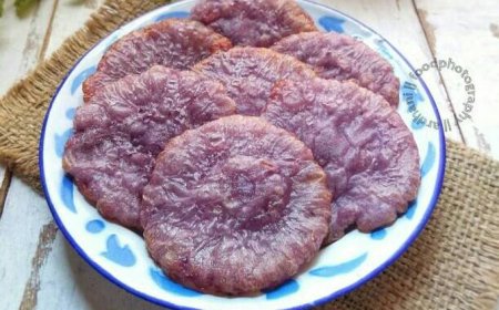 Kue cucur ubi ungu
