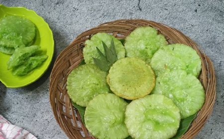 Kue cucur pandan kelapa