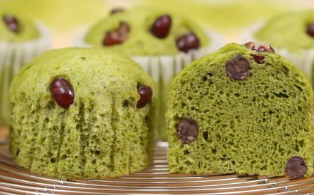 Bolu Kukus Green Tea Red Bean