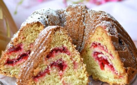 Bolu Kukus Raspberry Swirl
