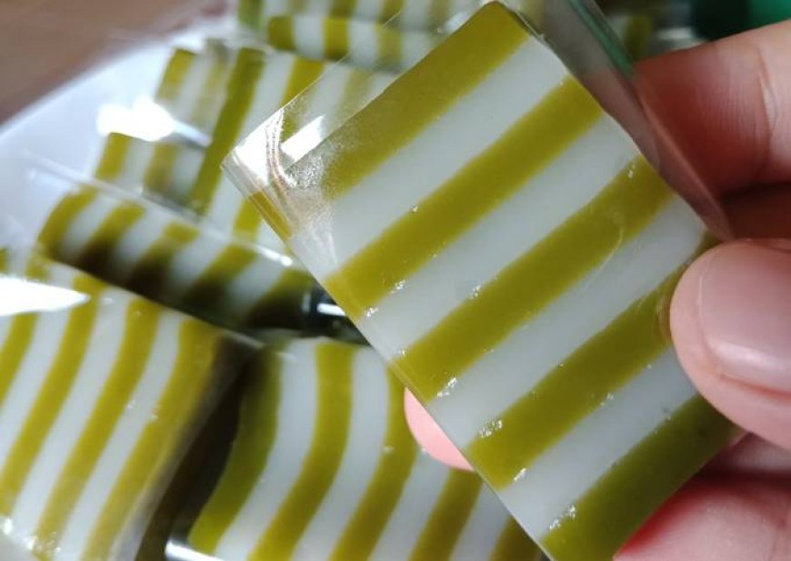 Kue Lapis Sagu