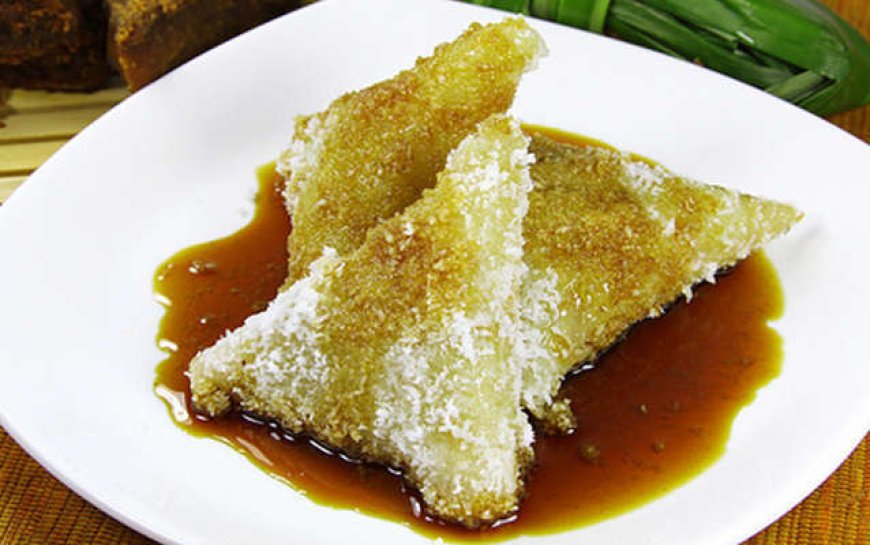 Kue Lupis Ketan Putih