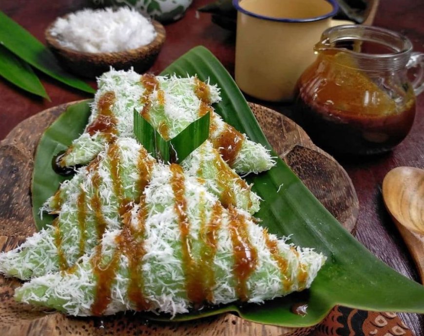 Kue Lupis Ketan Srikaya