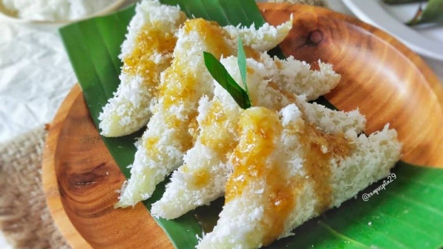 Kue Lupis Ketan Keju