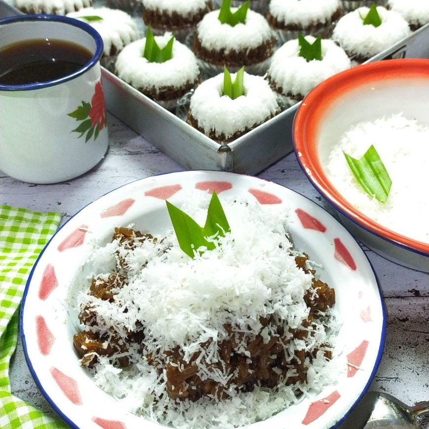 Kue Lupis Ketan Salak