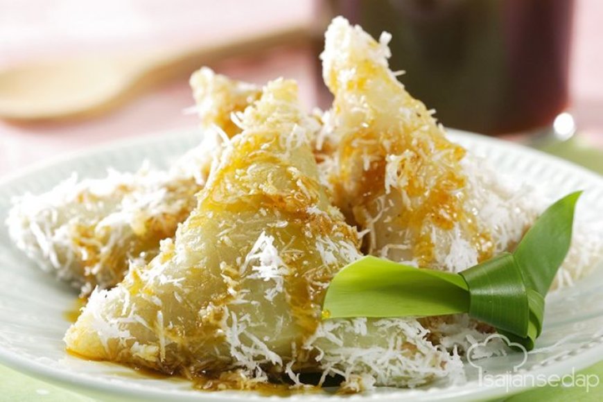 Kue Lupis Ketan Sagu