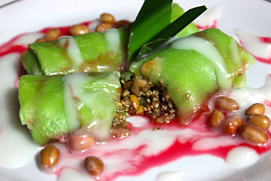 Kue Dadar Gulung Kacang
