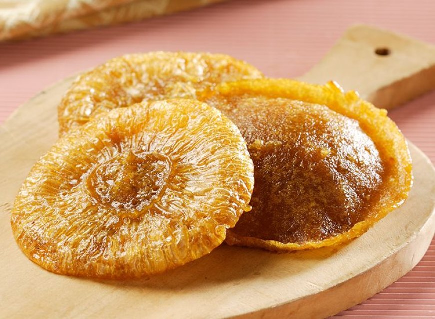 Kue cucur labu kuning stroberi