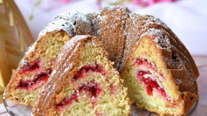 Bolu Kukus Raspberry Swirl