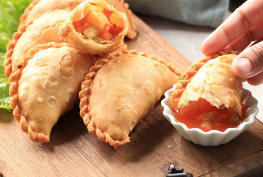 Jalangkote Ayam Kentang Keju