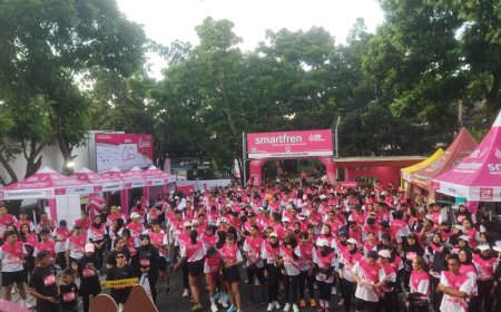 Ratusan Warga Bandung Ramaikan Smartfren Fun Run 2024