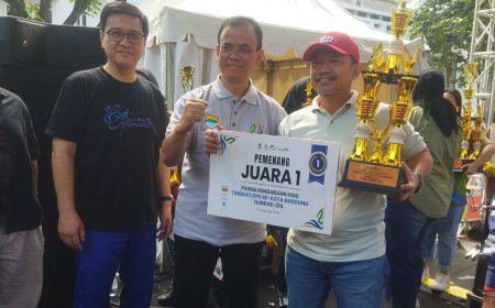 Bakesbangpol Bandung Juara 1 Pawai Kendaraan Hias 2024