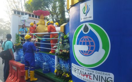 PDAM Bandung Juara 1 Pawai Kendaraan Hias  Bandung 2024