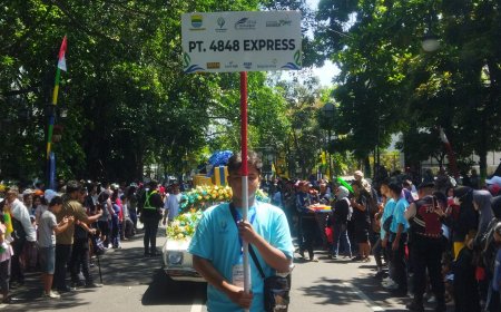 4848 Express Ikut Meriahkan Pawai Kendaraan Hias Bandung 2024
