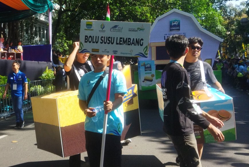 Bolu Susu Lembang Ikut Meriahkan Pawai Kendaraan Hias Bandung 2024
