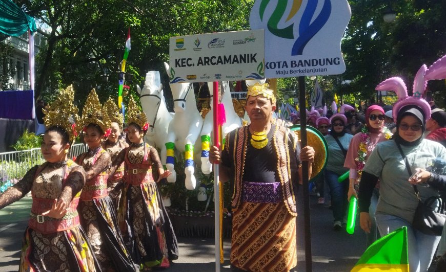 Kecamatan Arcamanik Juara 2 Pawai Kendaraan Hias Bandung 2024