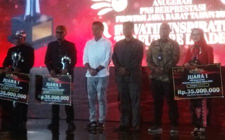 PNS Jabar Berprestasi 2024 Terima Anugerah