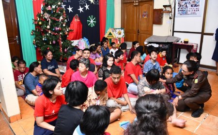Kajati Jabar Melakukan Bhakti Sosial ke Beberapa Panti Asuhan & Panti Jompo Dalam Rangka Peringatan Natal 2024