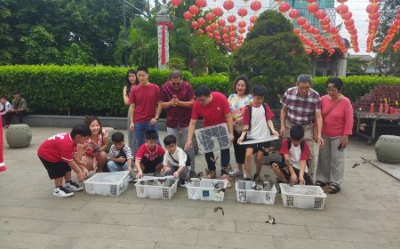 Keluarga Besar William Rayakan Imlek di Vihara Satya Budhi Bandung