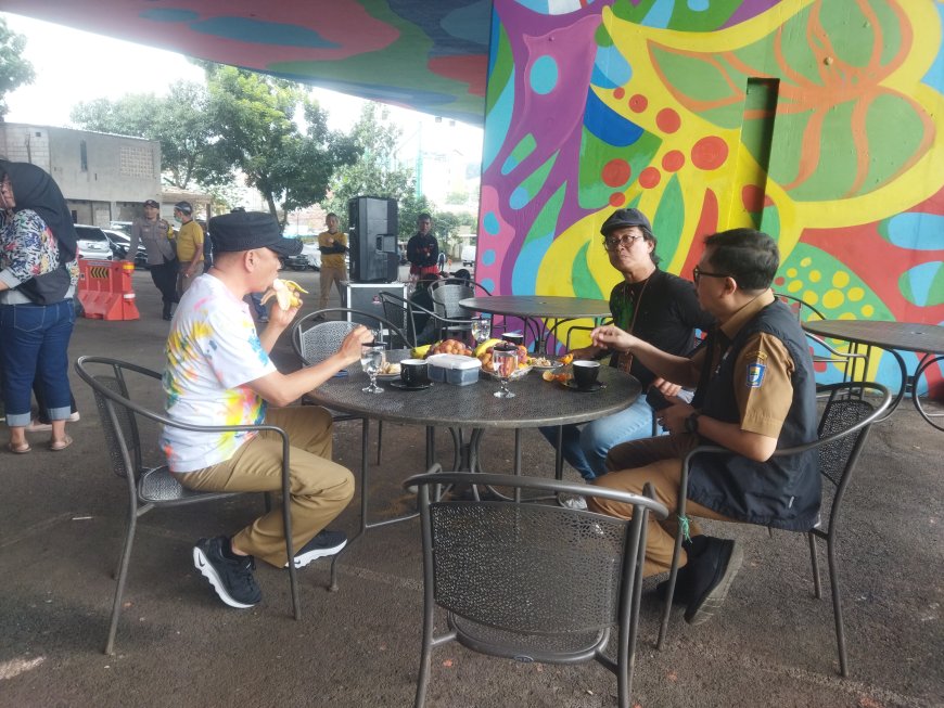 Dinas SDABM Percantik Kawasan Kolong Jembatan Surapati Bandung