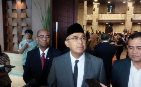 Walikota Bandung Beri Sambutan di Pelantikan Rektor Universitas Kristen Maranatha Periode 2025-2030